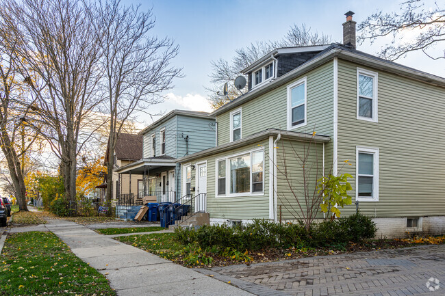 American Foursquare homes are well represented in Downtown Waukegan.