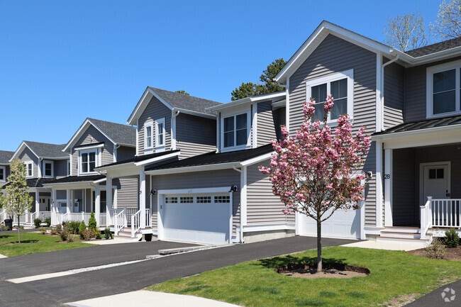 Rows of newer homes are popping up throughout North Woburn.