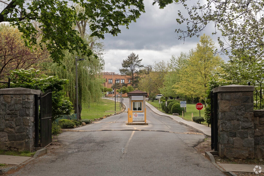Ludlow: The Biondi School: High School In Yonkers