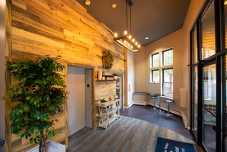 512 W River Rd, Hooksett, NH 03106