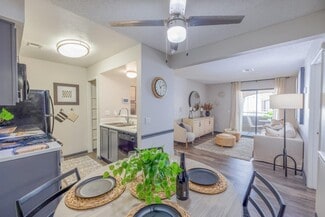 5400 Mountain Vista St, Las Vegas, NV 89120