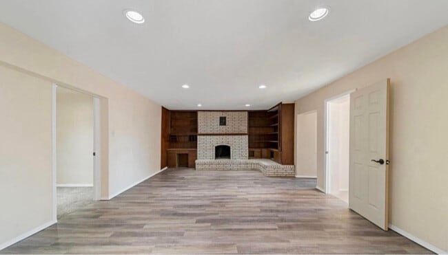 10240 Calcutta Dr unit B, Socorro, TX 79927 - photo 3