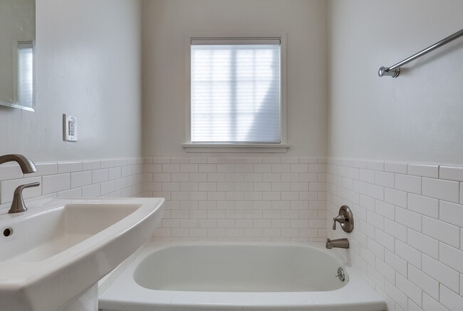 11690 Margate St, North Hollywood, CA 91601 - photo 7