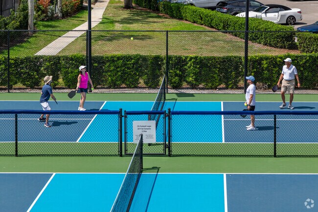 Vineyards residents will love the pickleball courts at the racquet center.