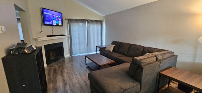 14886 Reedley St, Moorpark, CA 93021 - photo 5