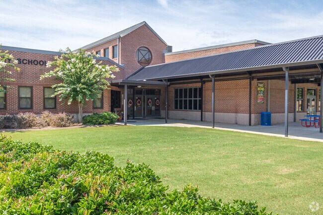 Monroe Elementary School Public Pre-K & Elementary School serving the Monroe area.