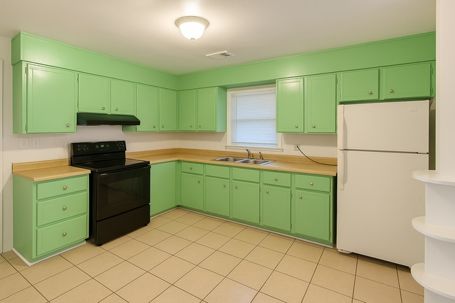 230 Suzanne Dr, Warner Robins, GA 31093 - photo 2