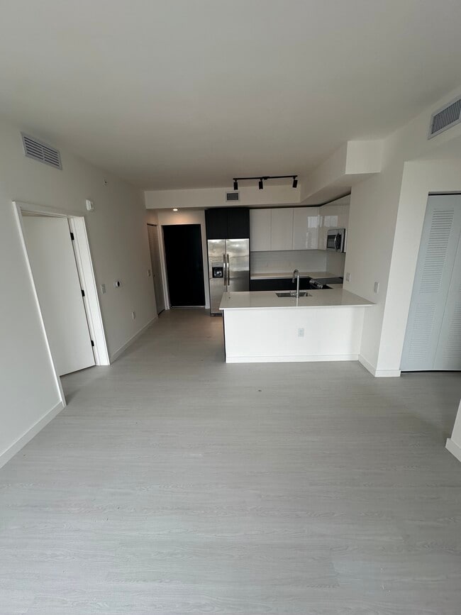 20461 NW 17th Ave unit B, Miami Gardens, FL 33056 - photo 3