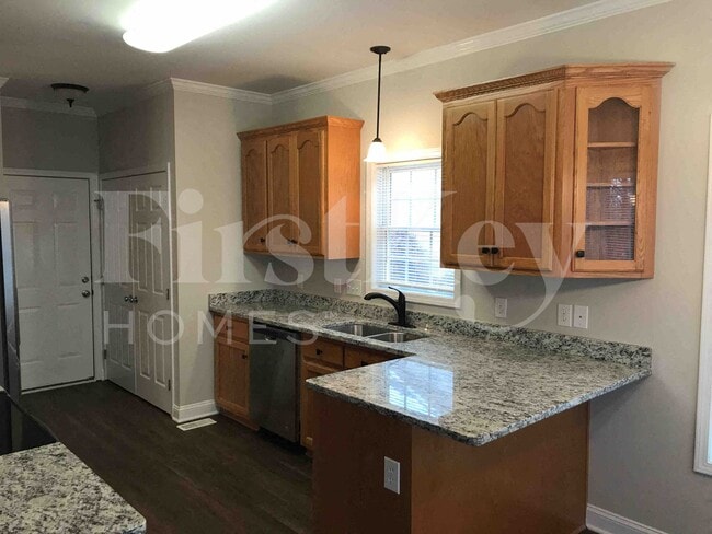 2215 Charles Towne Ct, Kannapolis, NC 28083 - photo 5