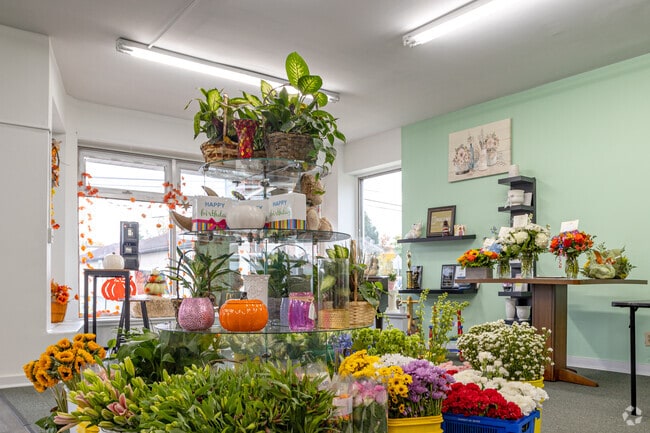 Visit Upscale Flowers by Thomas for all your floral needs in Clayton, NJ.