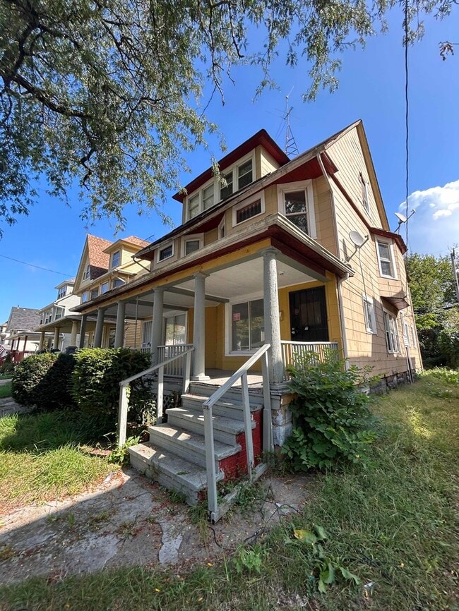 2213 E 82nd St, Cleveland, OH 44103