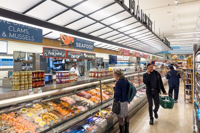 Clarendon Heights shoppers can get groceries at the nearby upscale market.