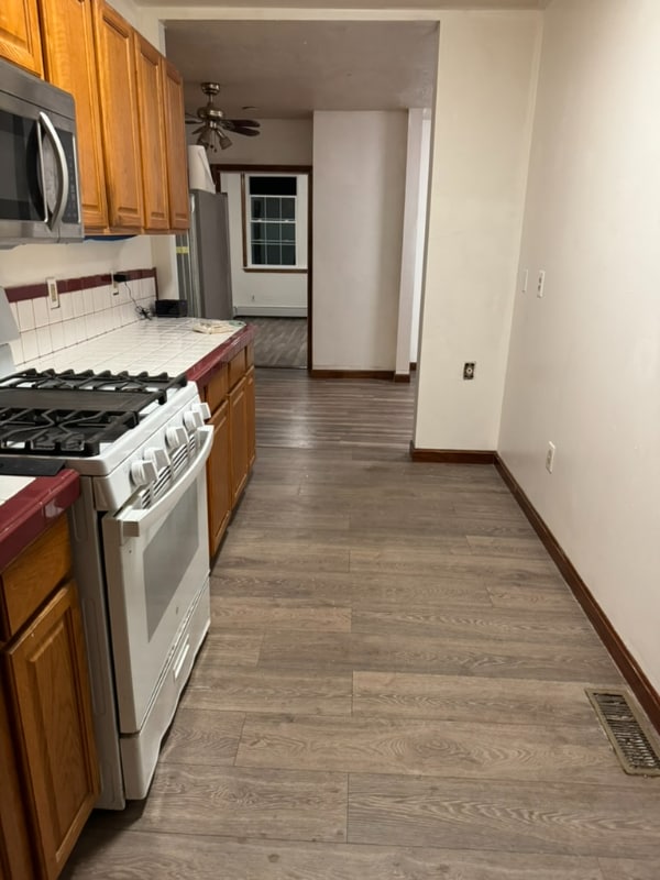 154 N Franklin St Unit 1B, Holbrook, MA 02343