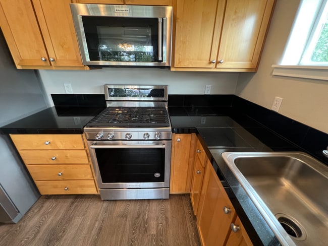 1000 SW 170th Ave unit 202, Beaverton, OR 97003 - photo 3