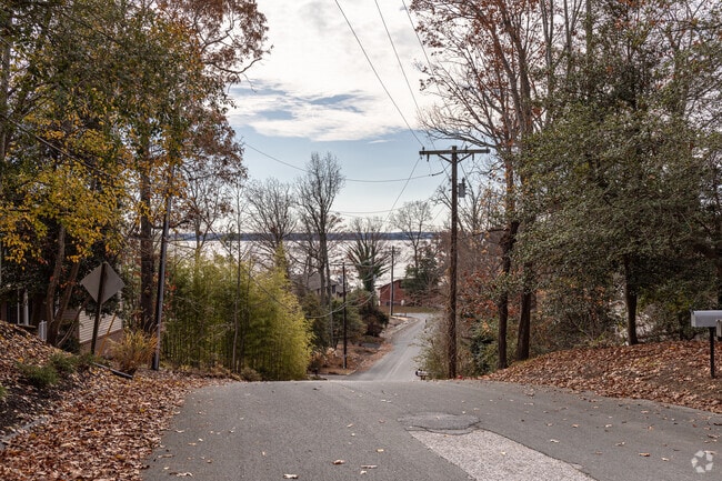 With plenty of hilly terrain Lusby keeps it interesting.