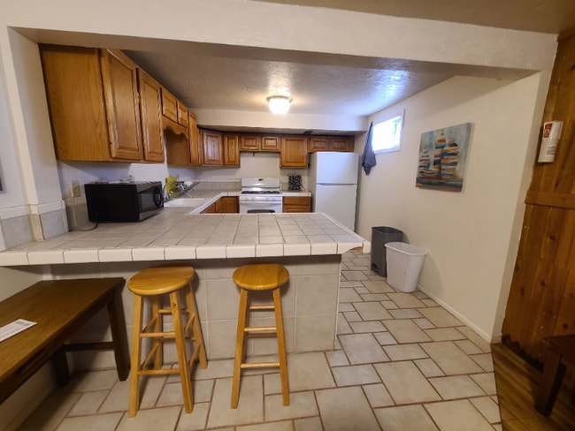 6781 S 2300 E unit Rooms for Rent, Salt Lake City, UT 84121 - photo 3