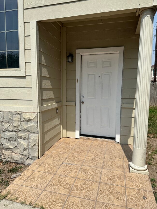 1020 Jesse St Unit 2, Weslaco, TX 78596