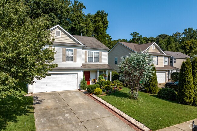 Homes in the Idlewild South neighborhood can have large front and back yards.