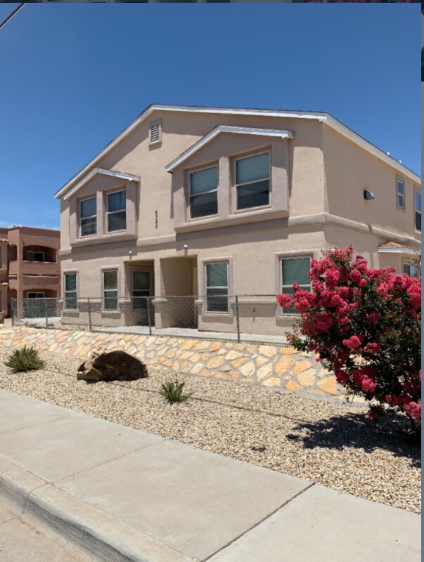 6345 Reynolds Dr Unit C-9, Las Cruces, NM 88011