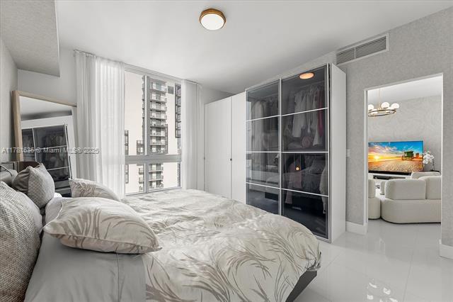 Met One unit T3709, Miami, FL 33131 - photo 7