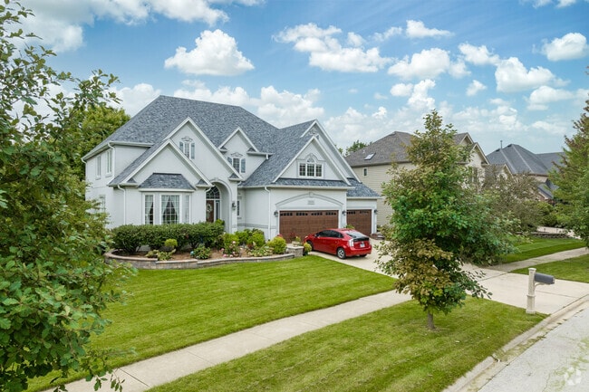 Another row of grand homes in Stillwater, IL, a subdivision of Naperville.