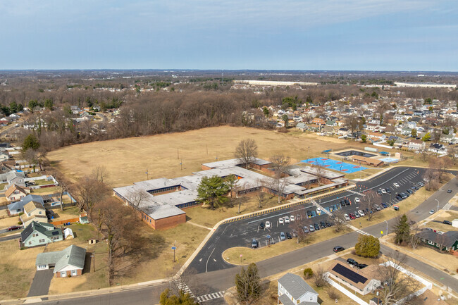 W.R. James Sr. Elementary School has classes for students in grades K through 4.
