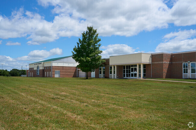 Mill Creek Intermediate School serves the students of Berkley County.