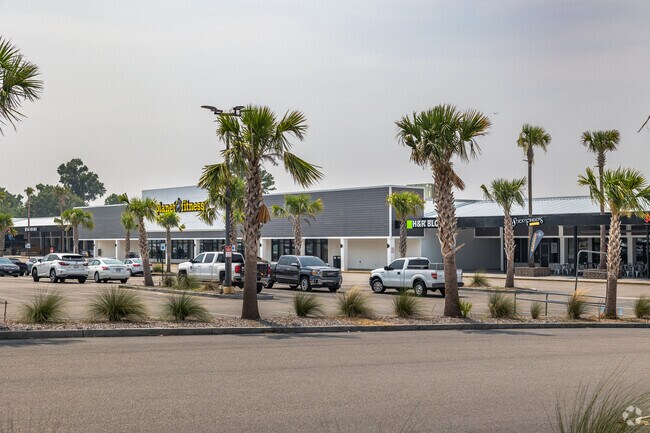 Great restaurants, shops, and fitness at The Shoppes at Montague Corners in North Charleston.