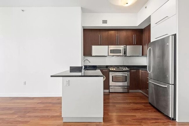 J Condominium unit 23E, Brooklyn, NY 11201 - photo 3