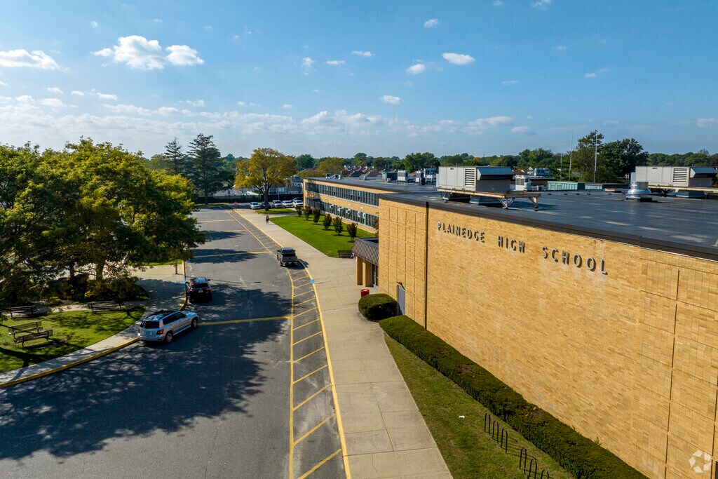Plainedge Senior High School, Rankings & Reviews