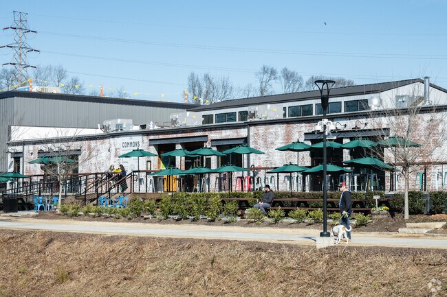 Hungry residents can dine at the commons in Unity Park located near Overbrook.