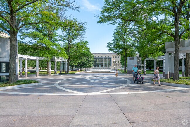 Judiciary Square has benches and a monument celebrating American Police officers.