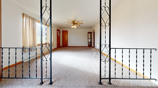 2945 Shaw Rd, Zanesville, OH 43701 - photo 3