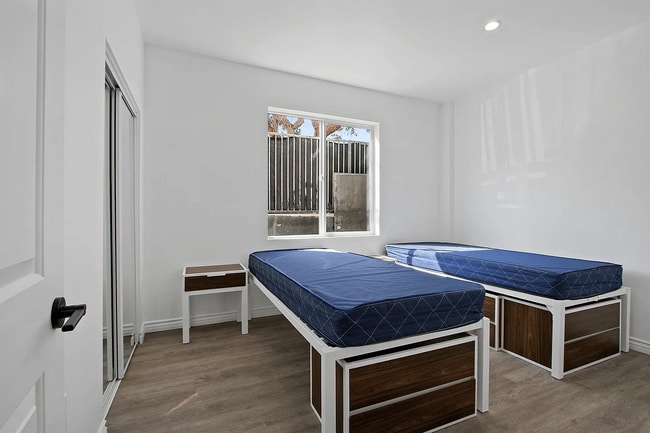 Orion 668, Los Angeles, CA 90007 - photo 5