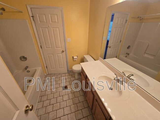 9730 Hunting Ground Ct, Louisville, KY 40228 - photo 7