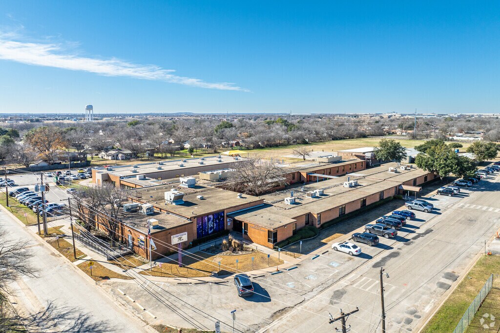 Bishop Elementary School is a public school within Everman, TX