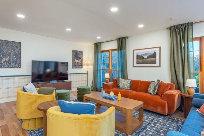 32 Whitaker View Rd unit ID1352405P, Fairview, NC 28730 - photo 4