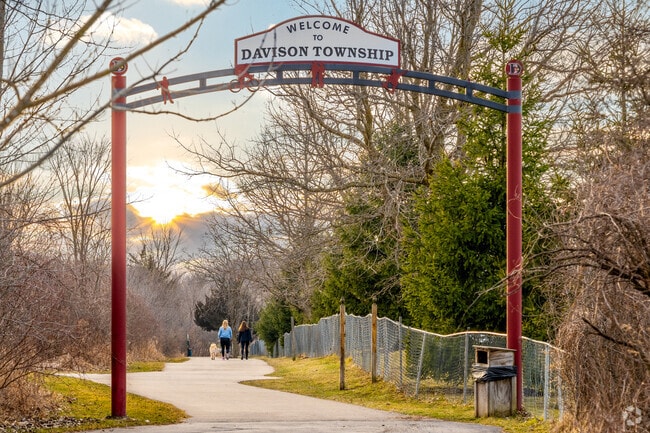 Lake Callis Recreation Complex has plenty of trails to take your dogs for a walk.