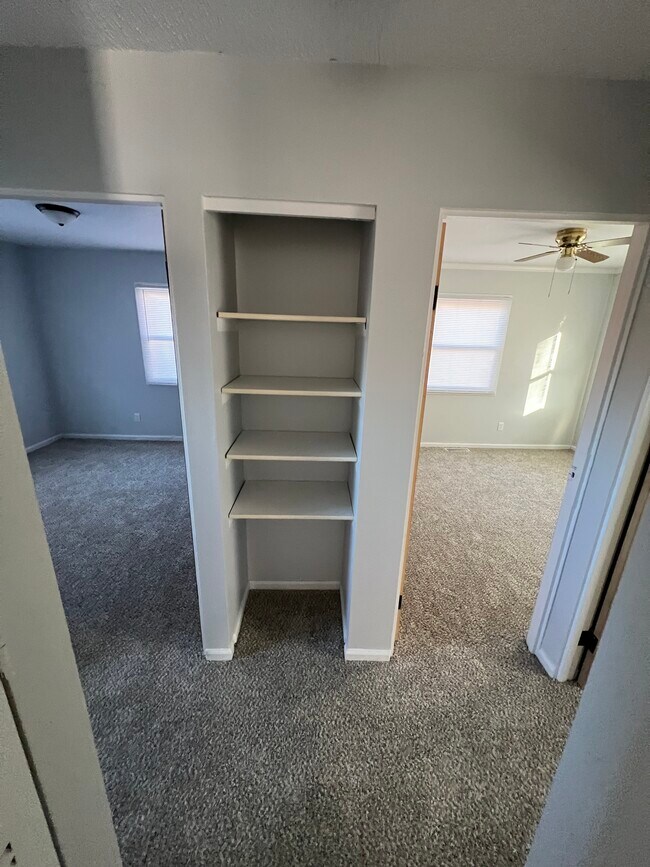 4030 E Seneca Ave, Des Moines, IA 50317 - photo 5