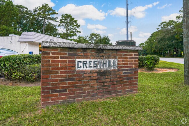 Cresthill is a small residential community that is drivable to many nearby amenities.