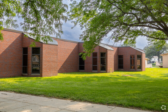 There are unique architectural features at Bancroft Elementary.
