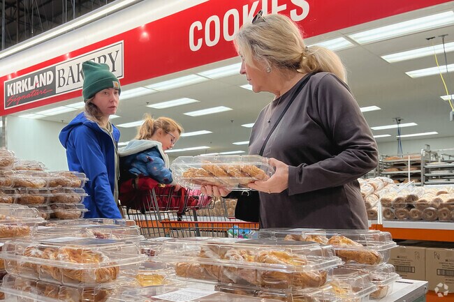 The bakery at Costco may have just what you're looking for in Stanford.