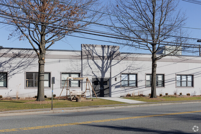 30% of students from Yeshiva Ohr Hatalmud in Englewood, NJ attend a 4 year college.