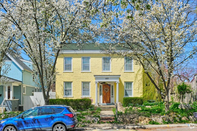 More classically ornate Italianate homes also make up a portion of Kerrytown.