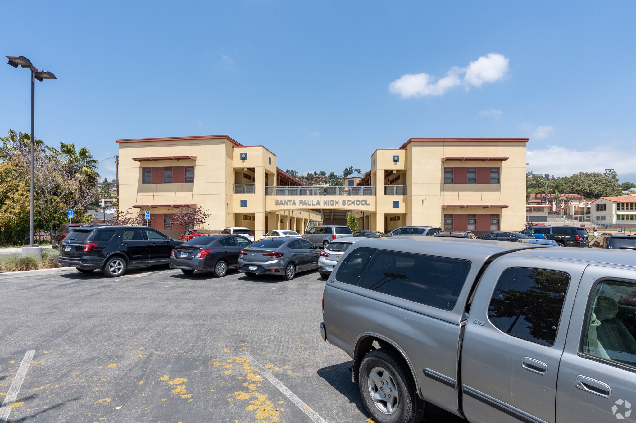 854 Ojai Rd, Santa Paula, CA 93060