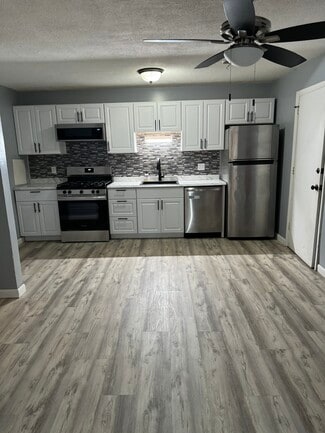 239 Glasgow St Unit 2, Fall River, MA 02721