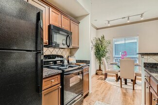 10855 Eagle Dr, Mont Belvieu, TX 77523