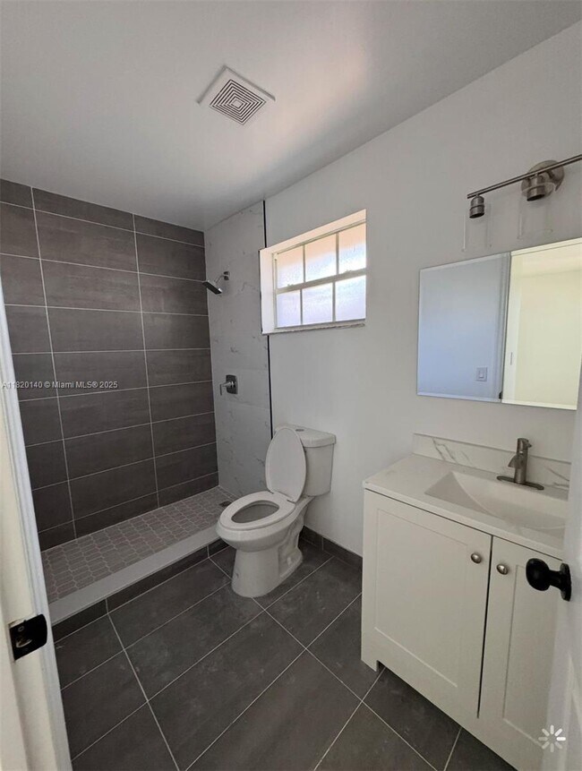 617 NW 3rd Ave, Hallandale Beach, FL 33009 - photo 4