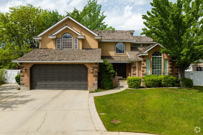 Hillcrest homes may feature spacious rooms, high ceilings, and luxurious amenities.