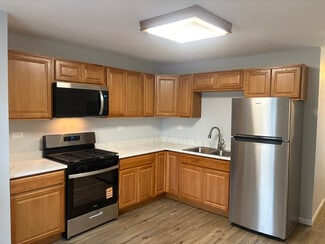 2041 Jethro Ave, Zion, IL 60099